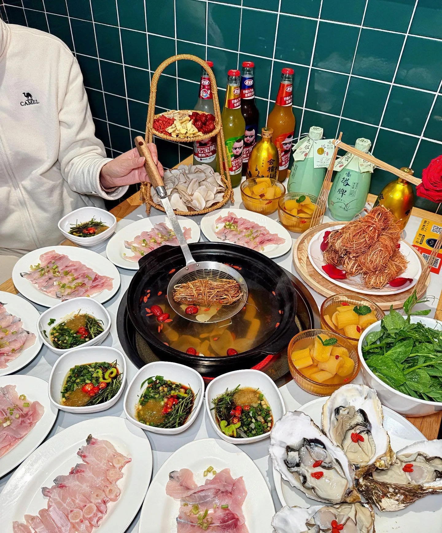 杭州好吃的鸡煲店怎么选？选店避坑指南与推荐建议